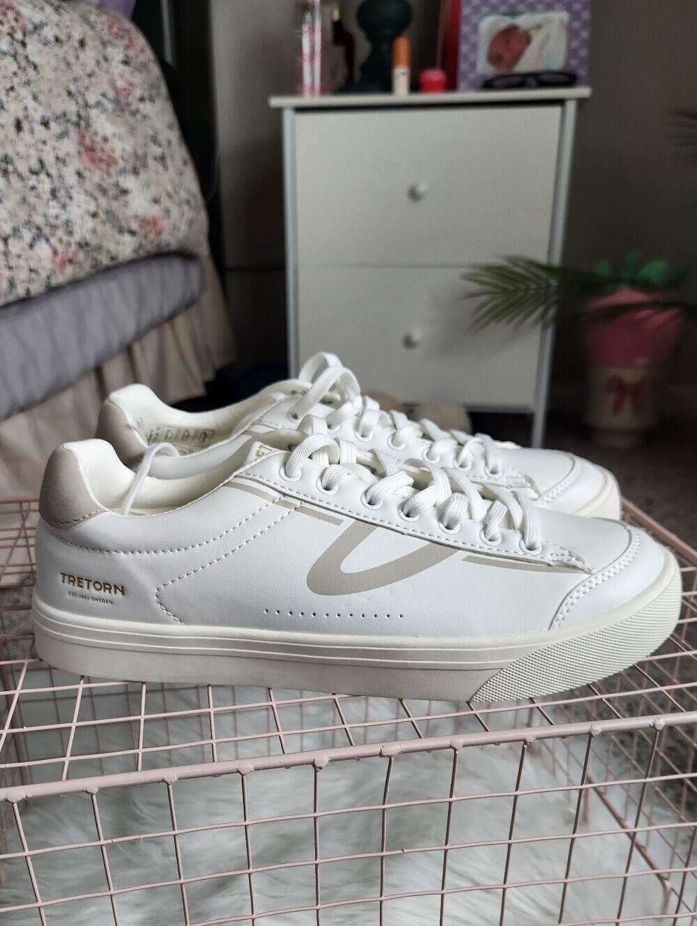 Sz 9 Tretorn Women's White Casual Synthetic Sneaker